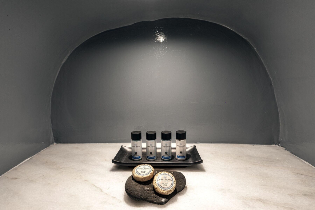 Pearl of Caldera Oia - Boutique Hotel by Pearl Hotel Collection