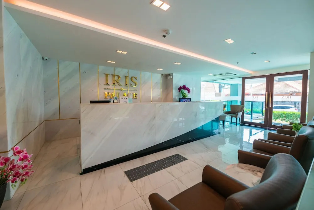 IRIS PALACE