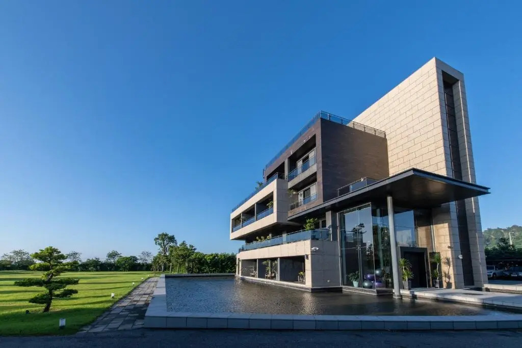Tan Villa