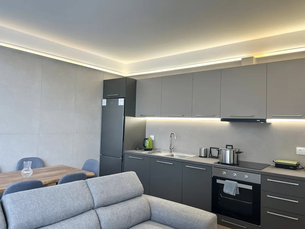 Penthouse & apartments by the Sea airport Airstay