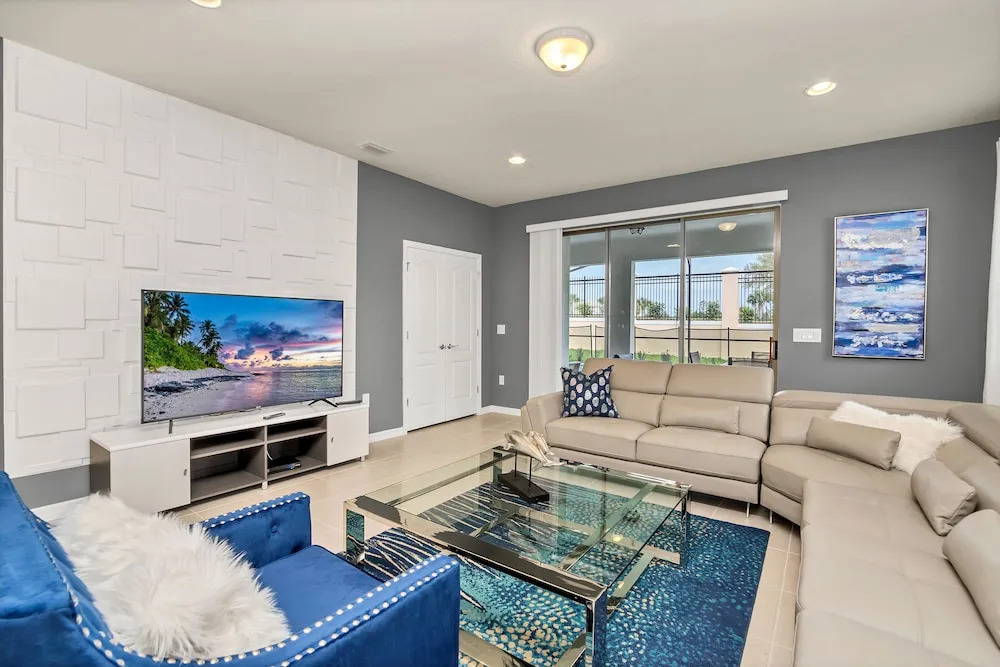 Zurich Villa Windsor At Westside