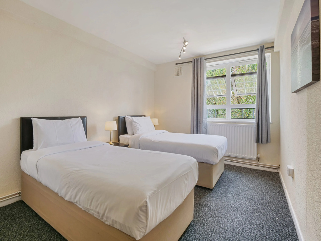 The Xavier Flat by Kasar Stays