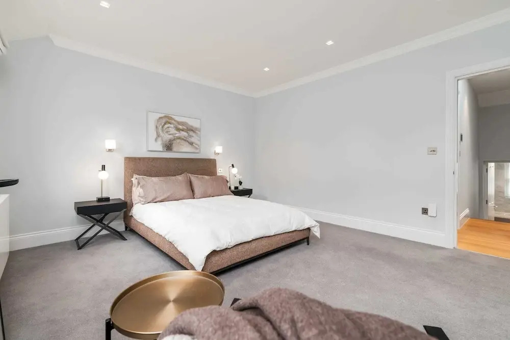Lavish and Luxurious Chelsea Home