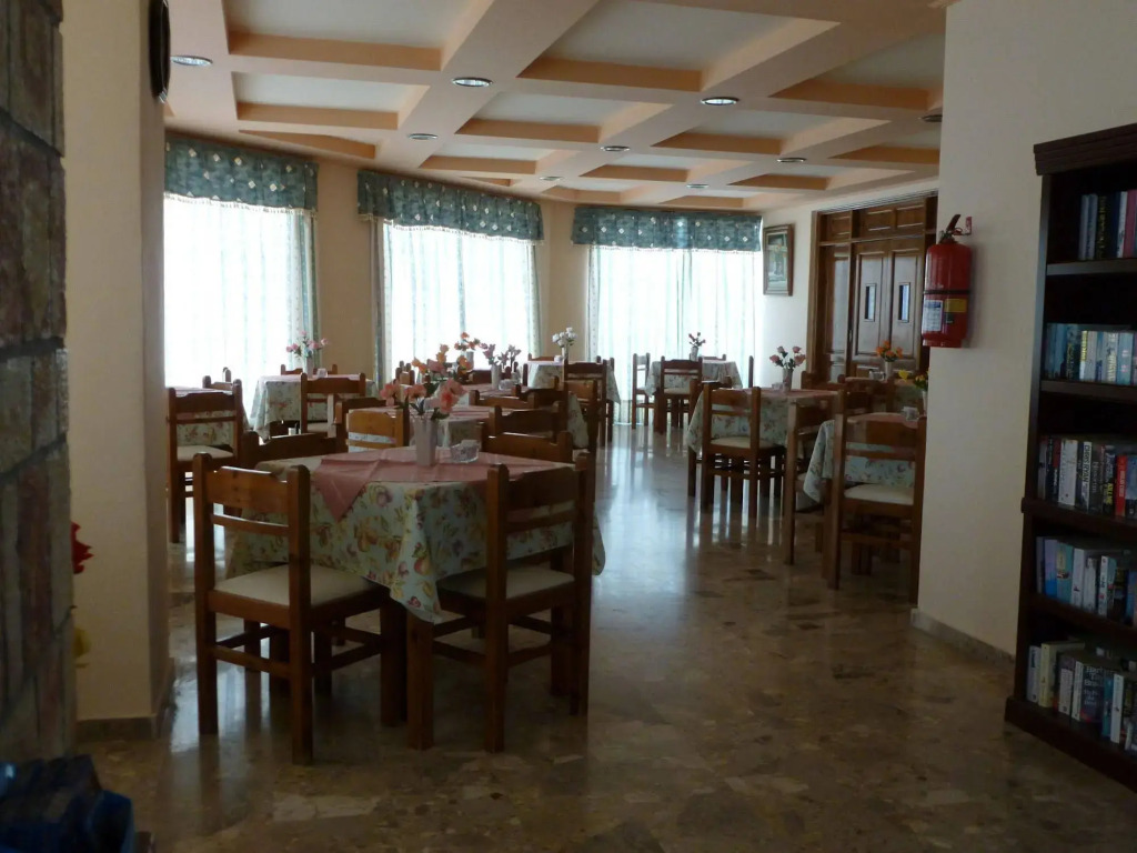 Kamari Bay Hotel