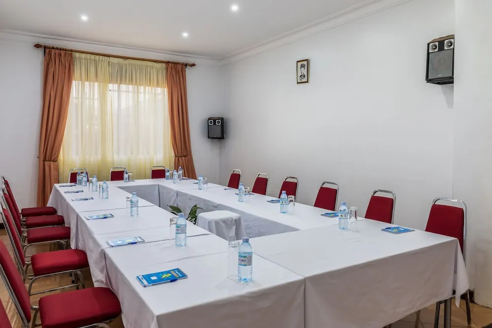 Entebbe Traveller'S Hotel