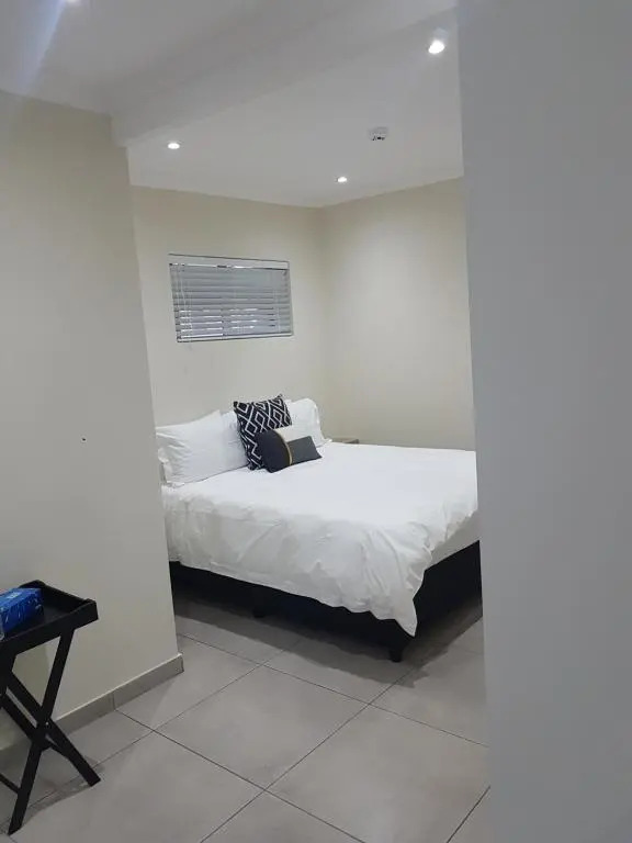 Sharons House: Modern Self-Catering rooms