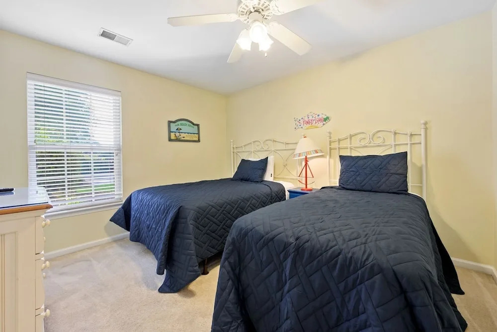 Ground-floor 3-bedroom condo with stunning golf course views. 3 Condo by Peace Vacations