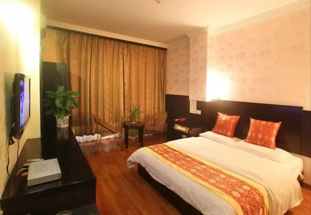 Yueguang Holiday Hotel