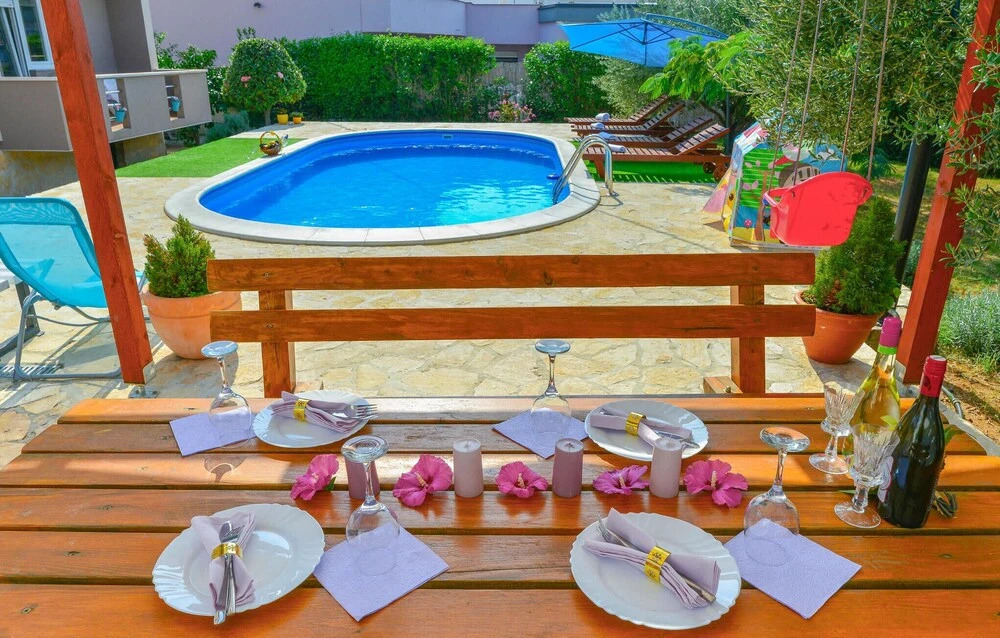 Nice Apartment in Zadar With 3 Bedrooms, Wifi and Outdoor Swimming Pool