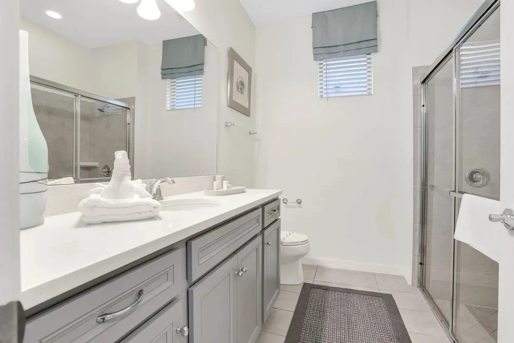 Well-stocked Home With Game Room, Enclosed Pool, Patio, & Child-friendly Items