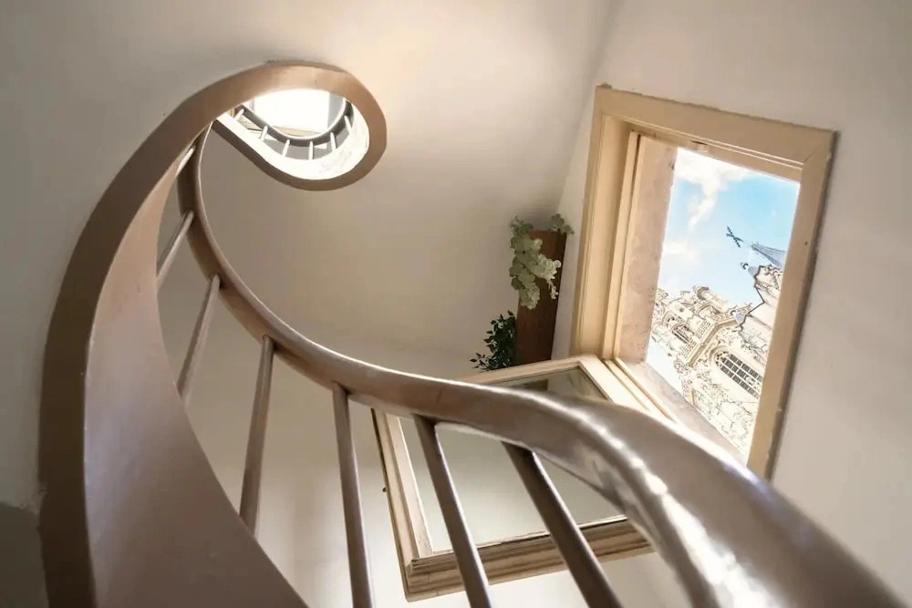Charming 12 Person Apartment