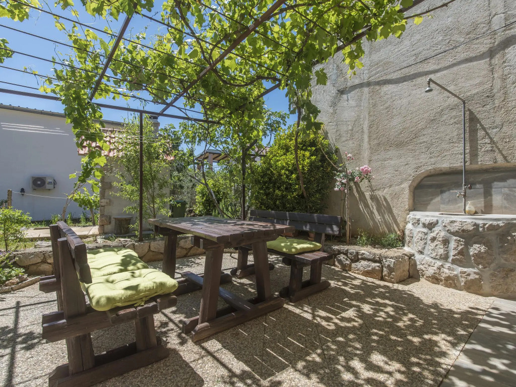 Nice apartment with private roofed terrace, 300m from the sea near national park