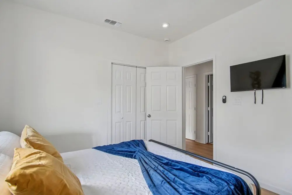 Your Inner-city Sanctuary 3BR 2BA Near Riverwalk