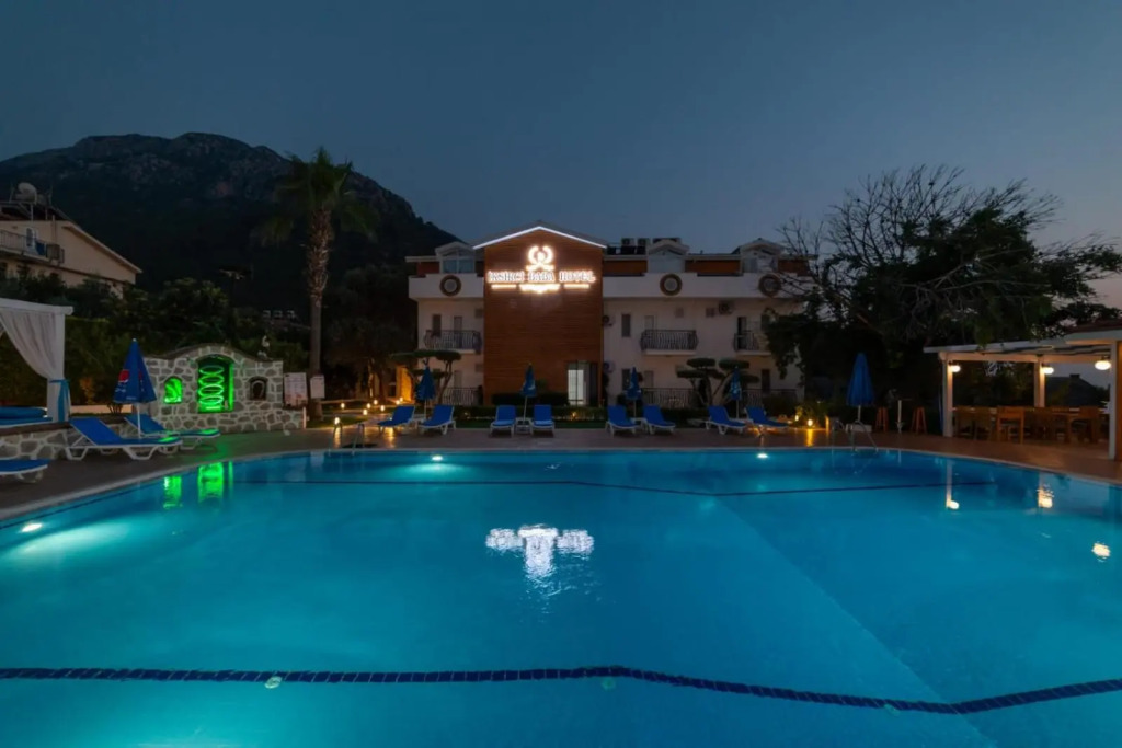 İksirci Baba Hotel