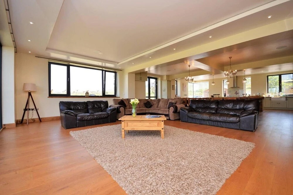 Immaculate 5-bed House Located in Caernarfon