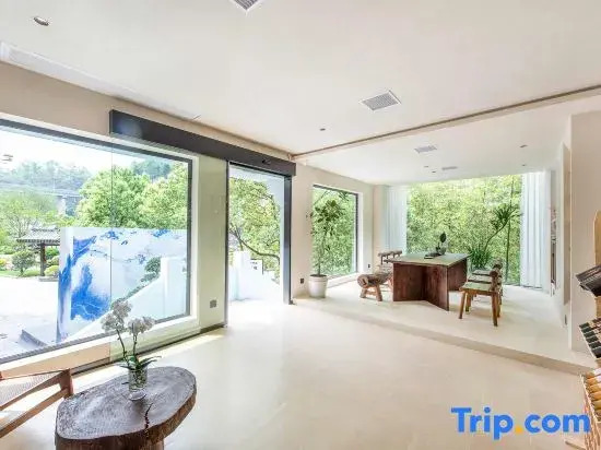 Taofanting·Xipan Cloud House Mountain-view Resort (Xiling Gorge Scenic Area Branch)