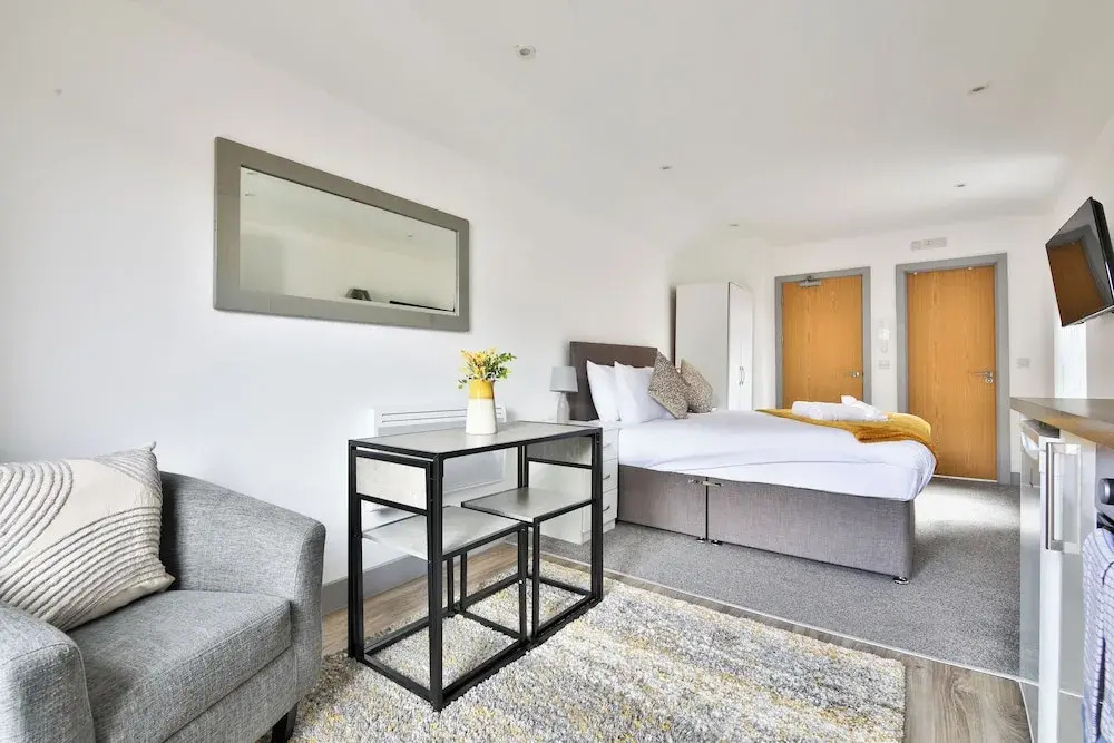 Stunning Studio In Converted Building
