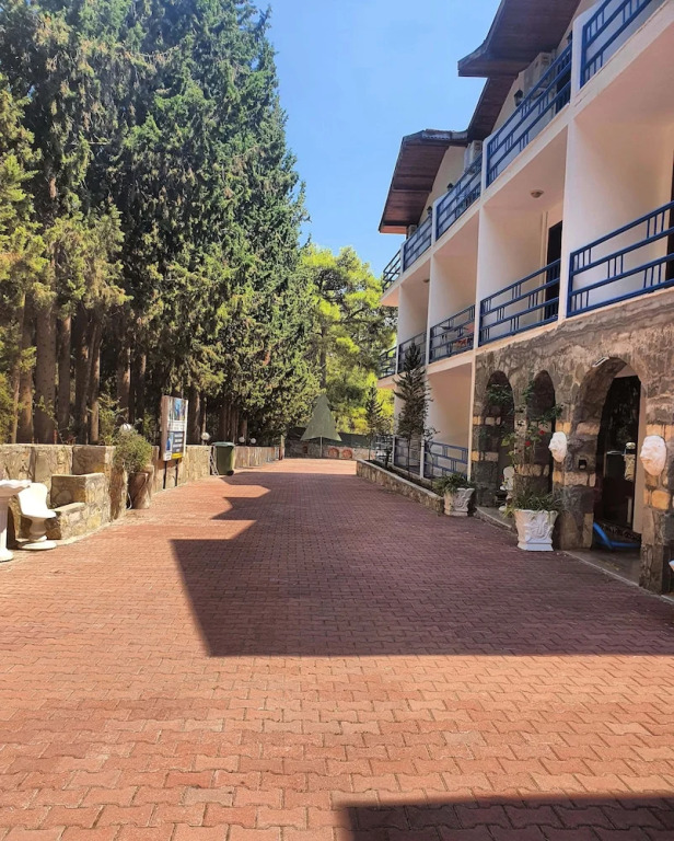 Silver Pine Hotel
