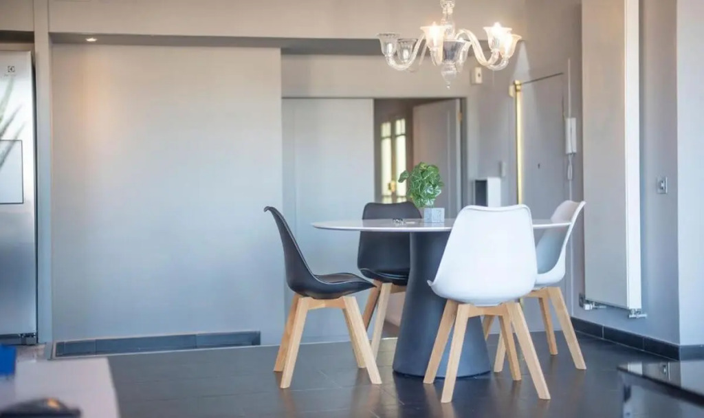 Amazing 3 bedroom penthouse in Plaza España