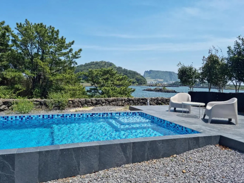 Luxury Pool Villa, Villecot