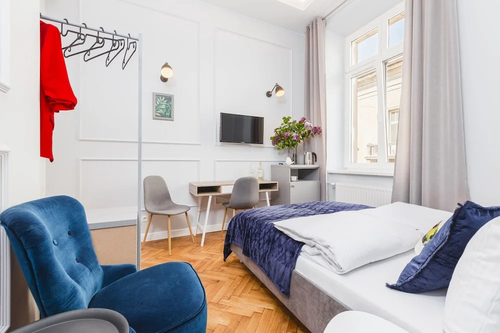 Travelers Best Choice - Old Town Guesthouse - by Upstairs