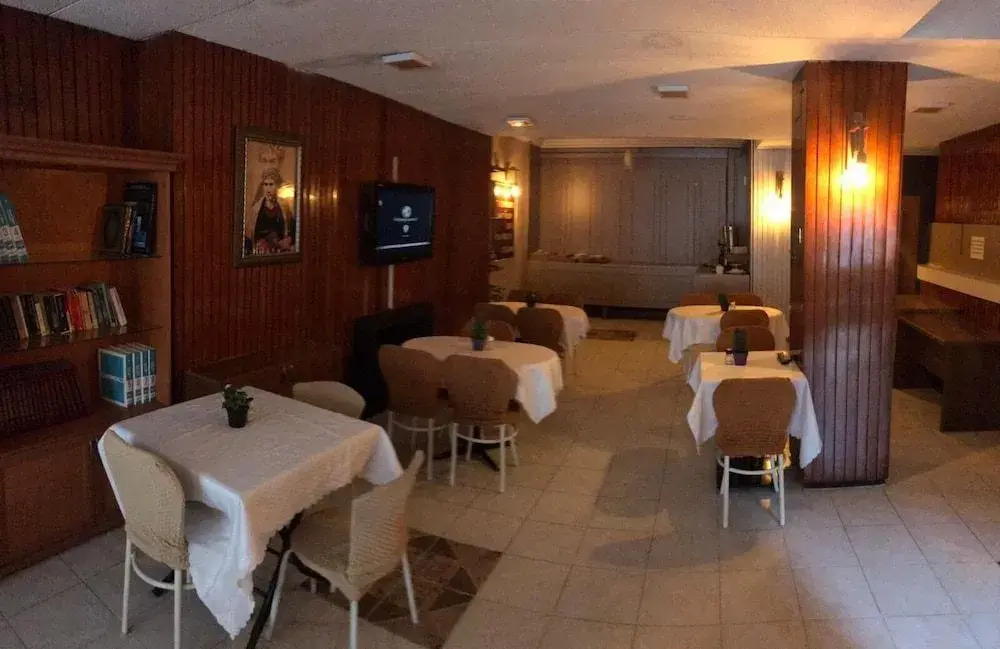 Mola Otel