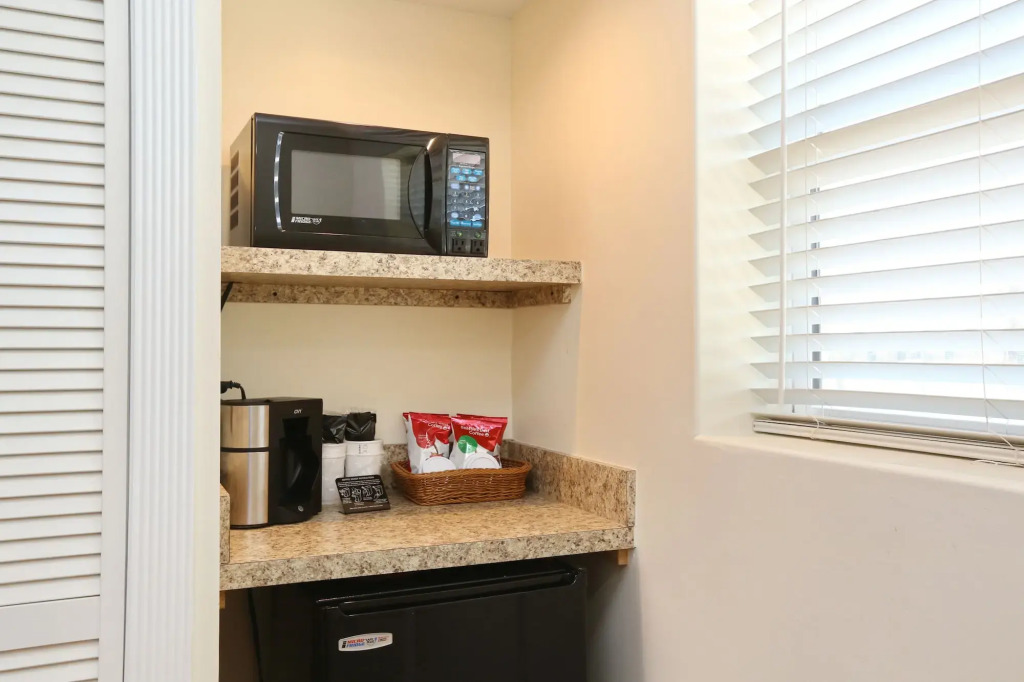 La Fiesta Ocean Inn & Suites