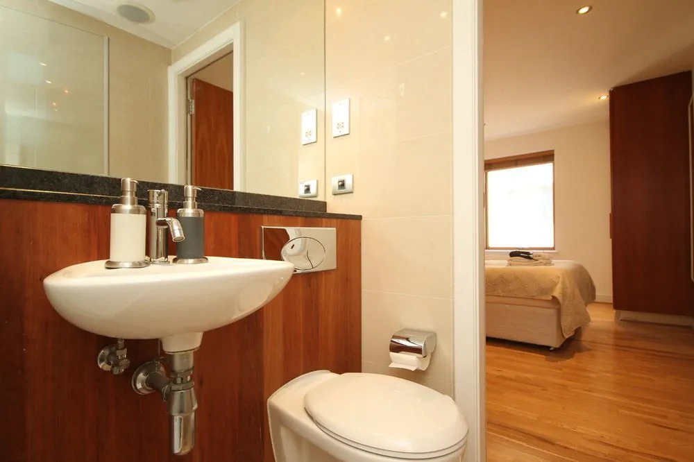 Georges Street Apartment Sleeps 8