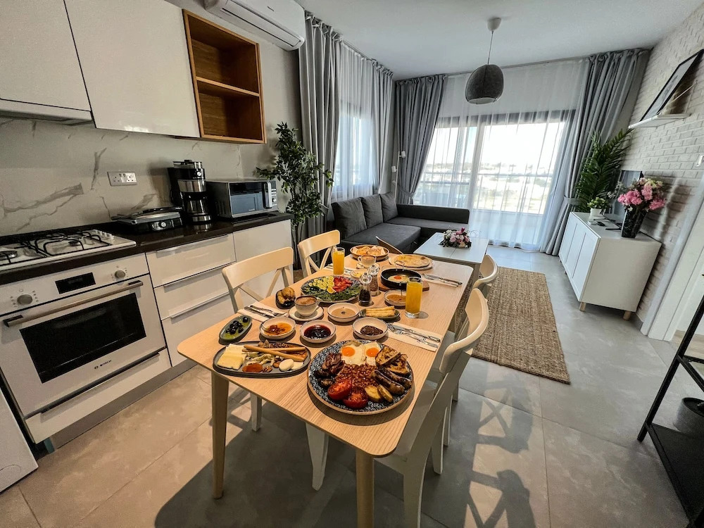 Iona Pool Apartments