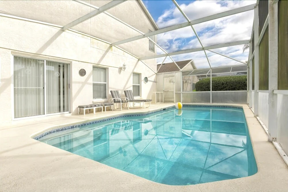 Large Beautiful Home w/ Pool Great for Families!