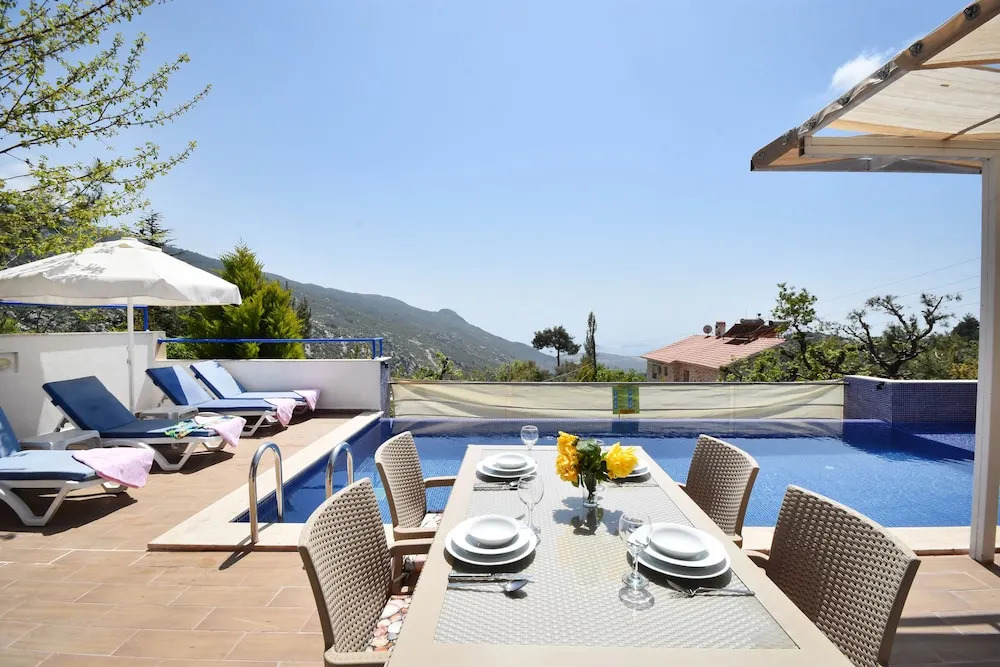 Villa Bengu by Helaltatilvillari