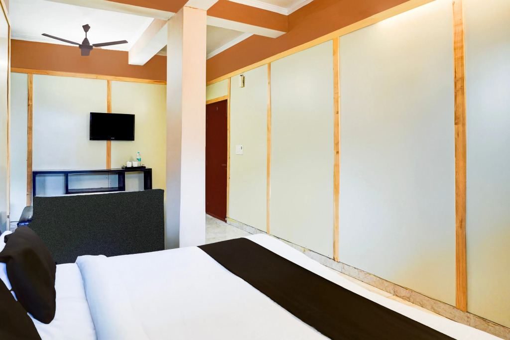 Super Hotel O GMS Road Ballupur Chowk Formerly Maira Residency