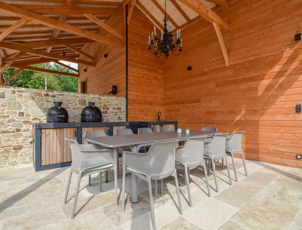 Elegant 10-guest Villa With Pool & Castle Views