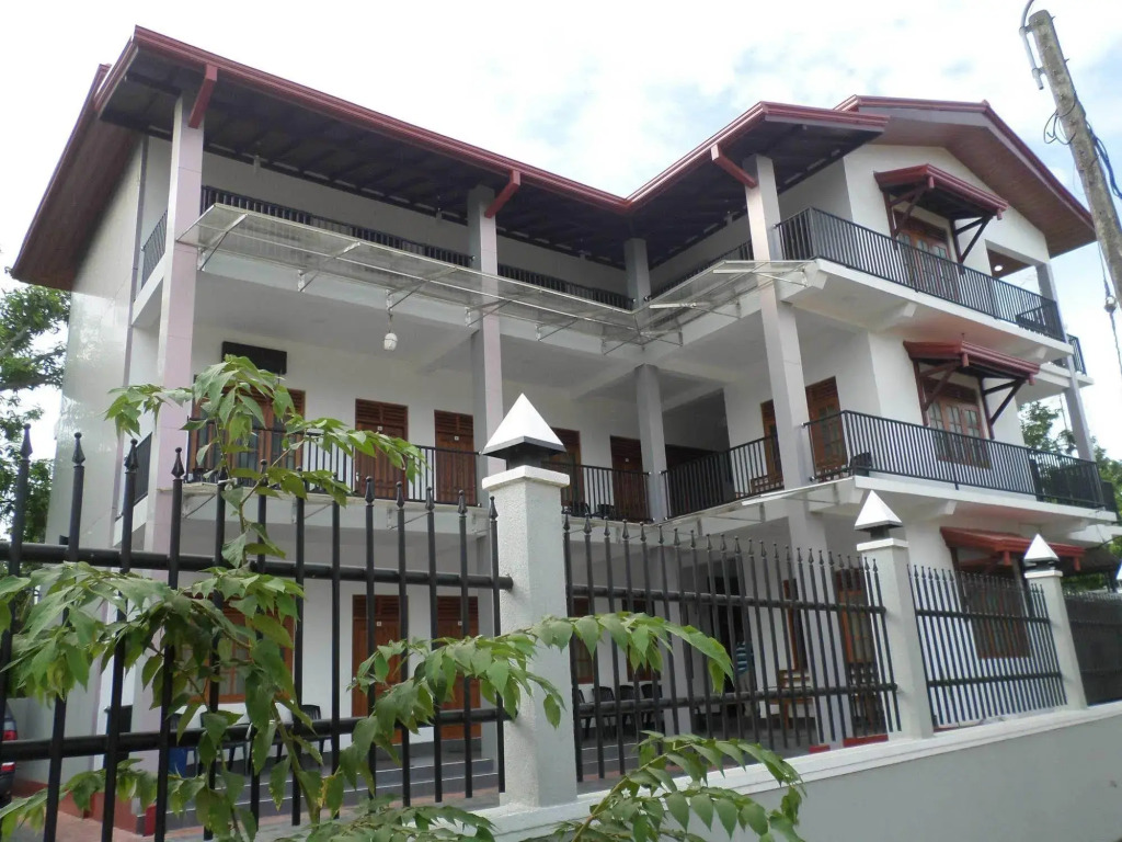 Rathna Holiday Resort