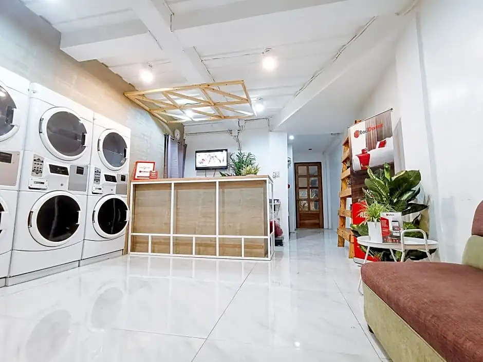 RedDoorz near Marfori Heights