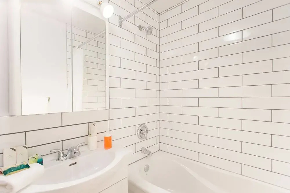 Charming Montreal 3 bdr Apartment Next to Subway