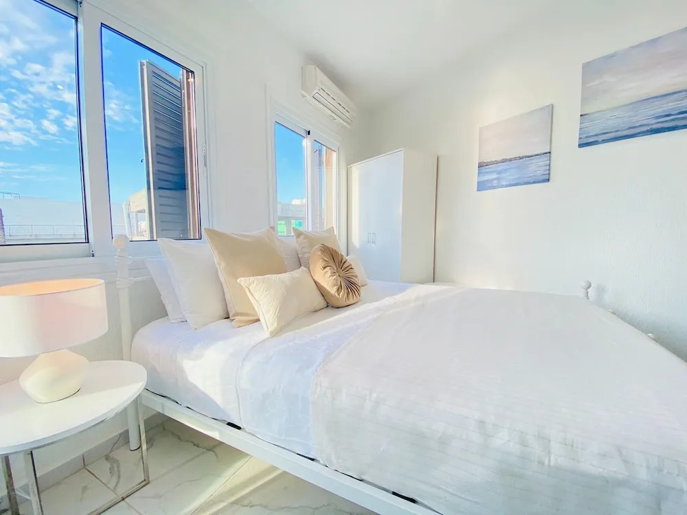 Phaedrus Living : Luxury Flat Lighthouse 75