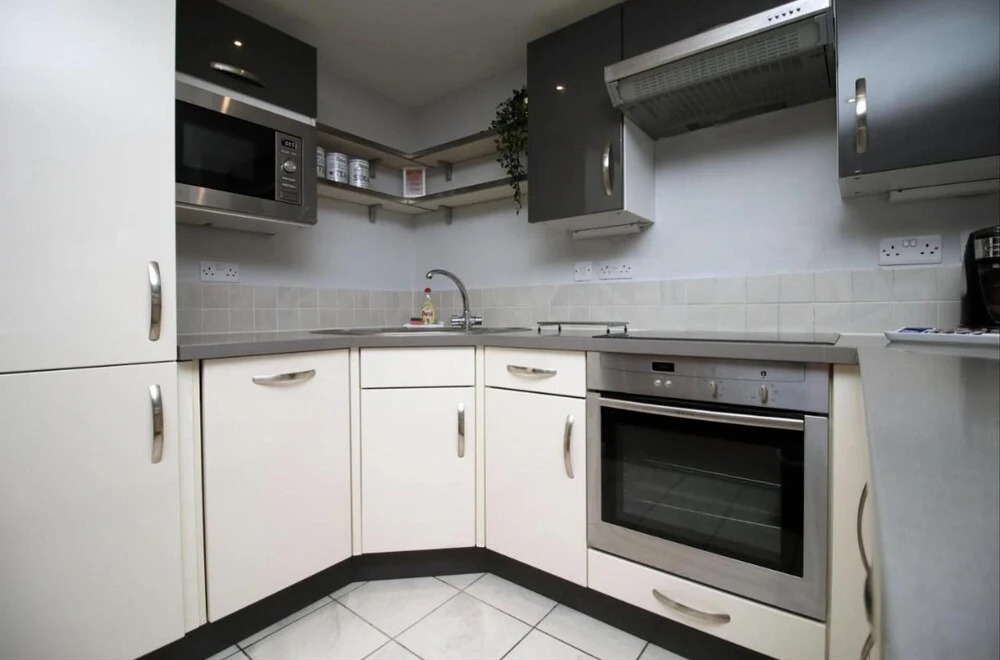 Lovely 2-bed Apartment in Swindon