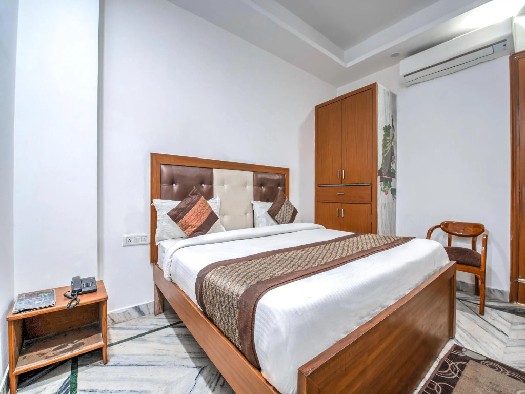 Capital O 6340 Hotel Noida
