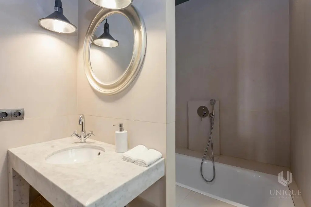 Unique Rentals Luxurious Oasis