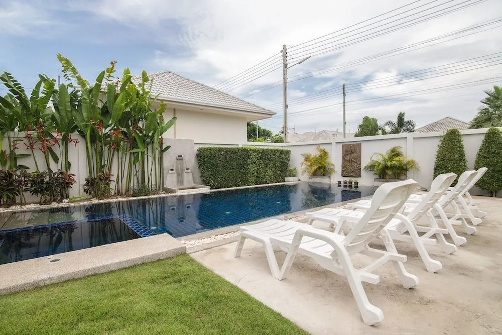 Private  4 Bedroom Pool Villa L28
