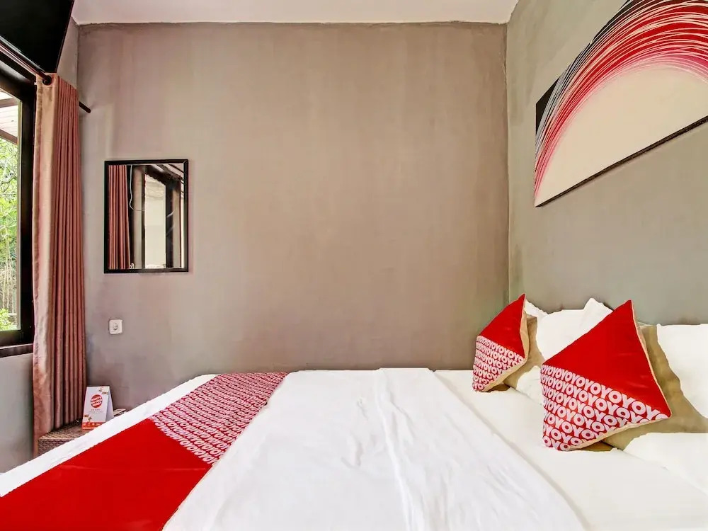OYO 91300 Sunny Side Villa