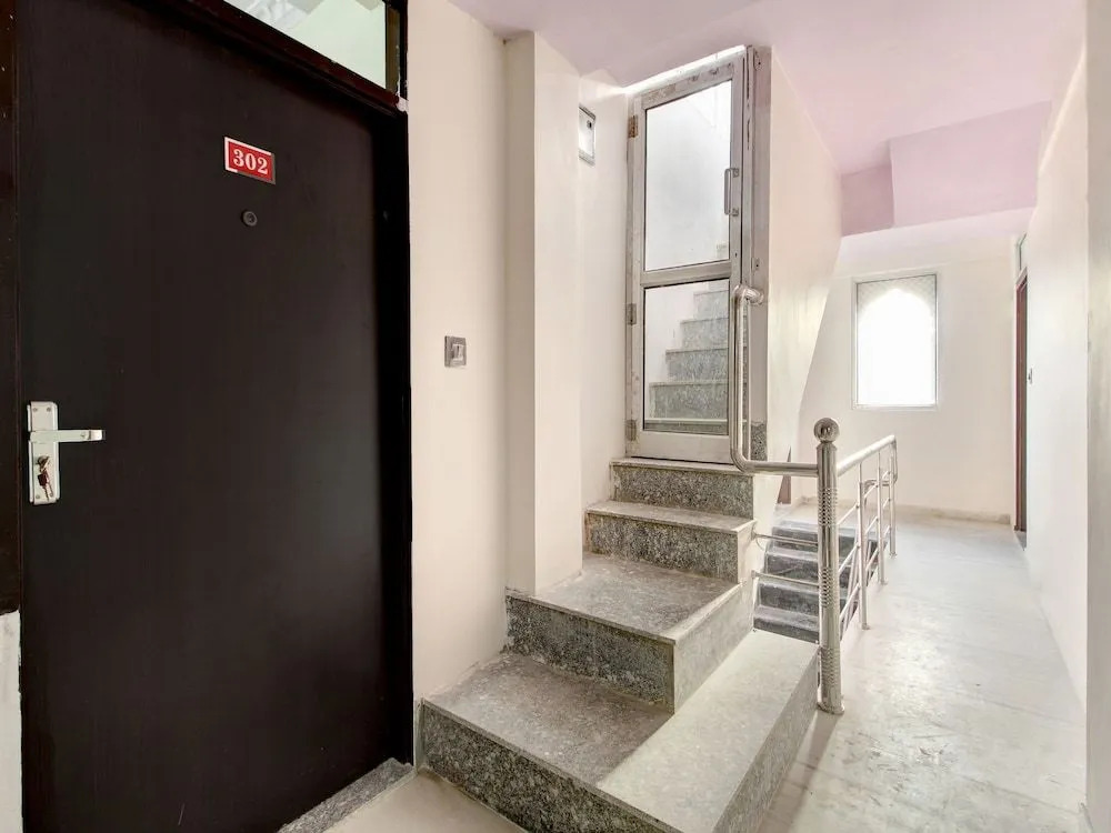 OYO 44366 Webmienz Hotel