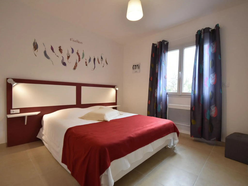 Charming villa in Montmeyan with garden and private pool