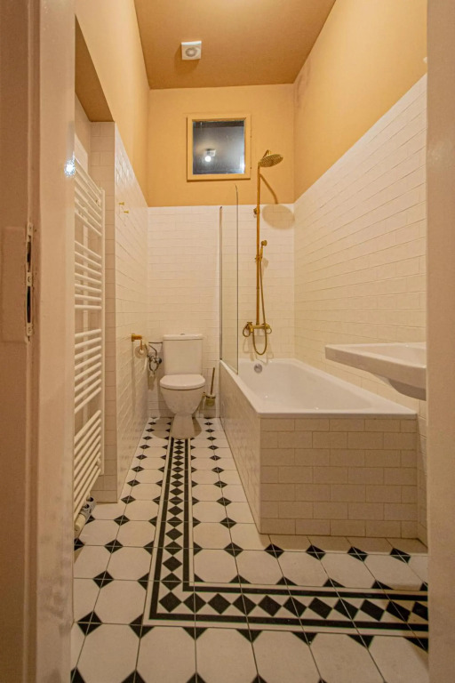 4 Bedrooms 130m2 apartment at the Main City Square