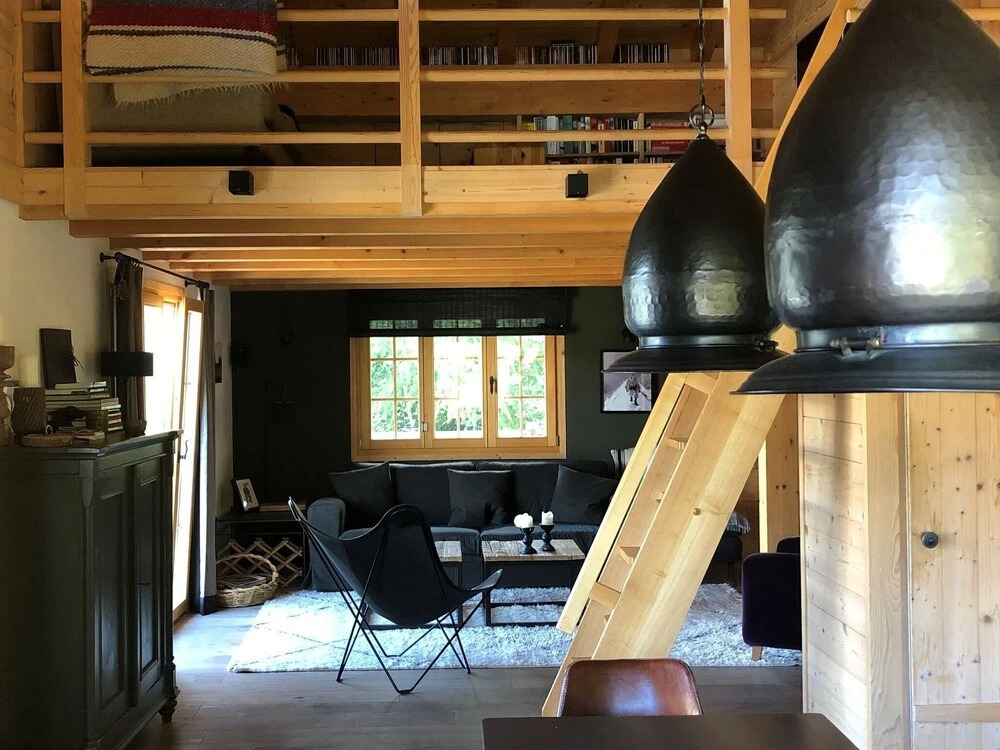 A Beautifully Located, Detached Chalet With Delightful Views in La Tzoumaz