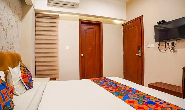 Fabhotel Divine Casa