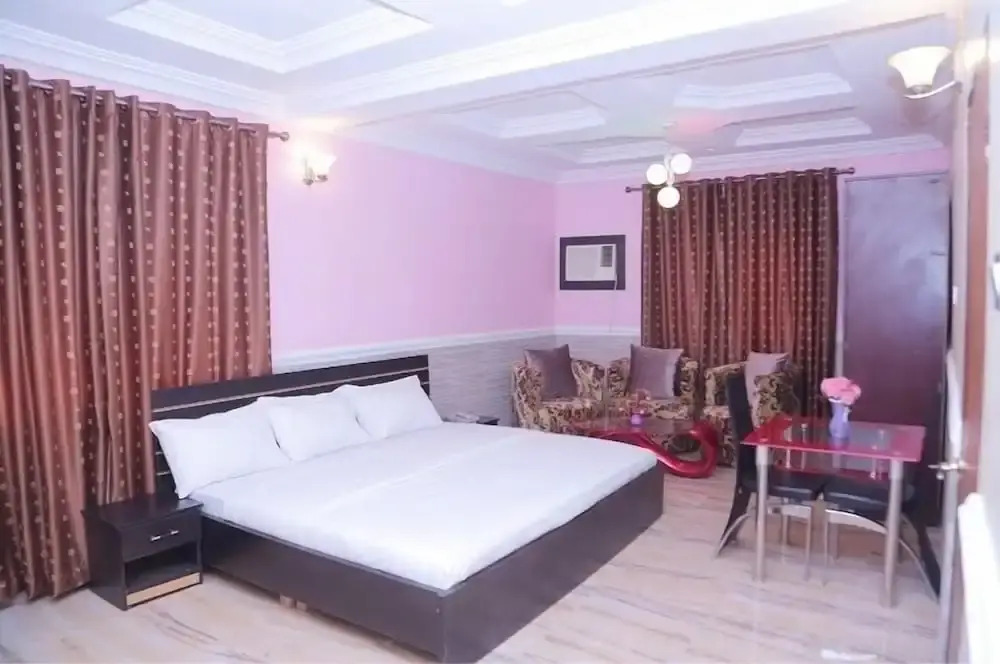 Dekka Hotel