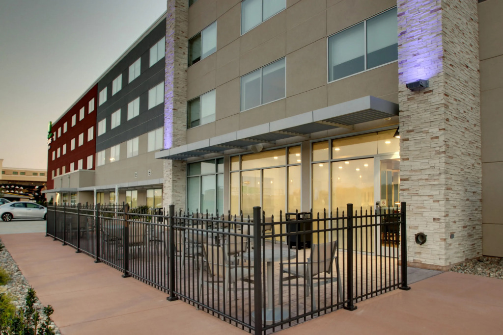 Holiday Inn Express & Suites - Mount Vernon by IHG