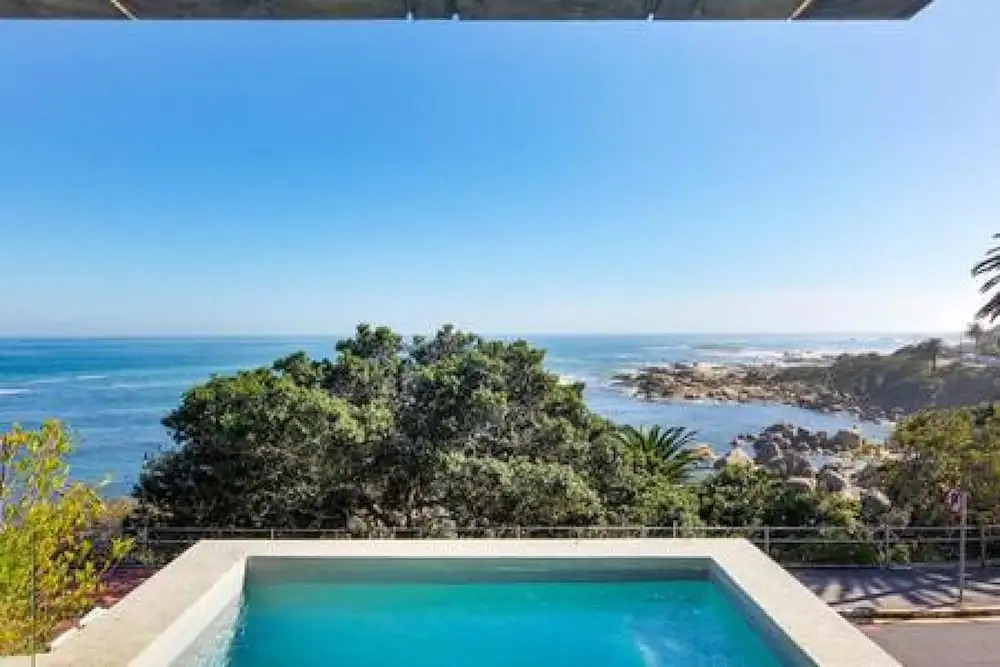 Modern Seaside Apartment w Incredible Views Lillamton